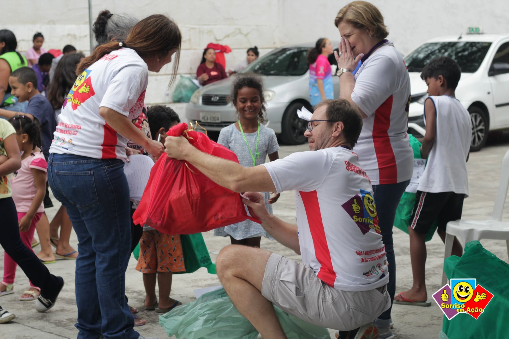 Momento da festa de Natal das crianças de Parelheiros.
